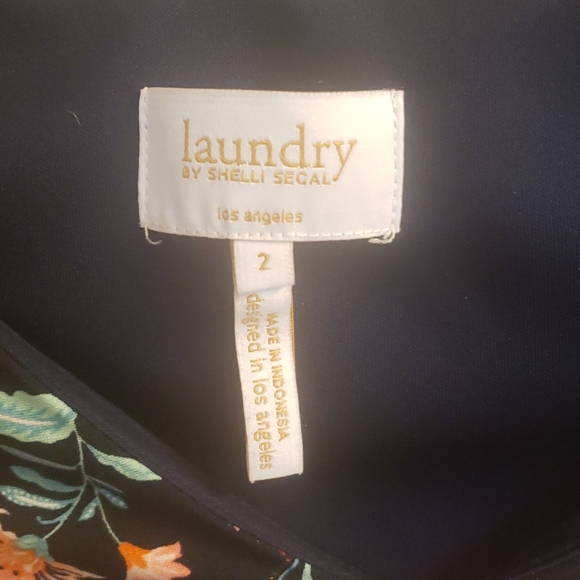 Above the knee dress - Picture 2 of 4